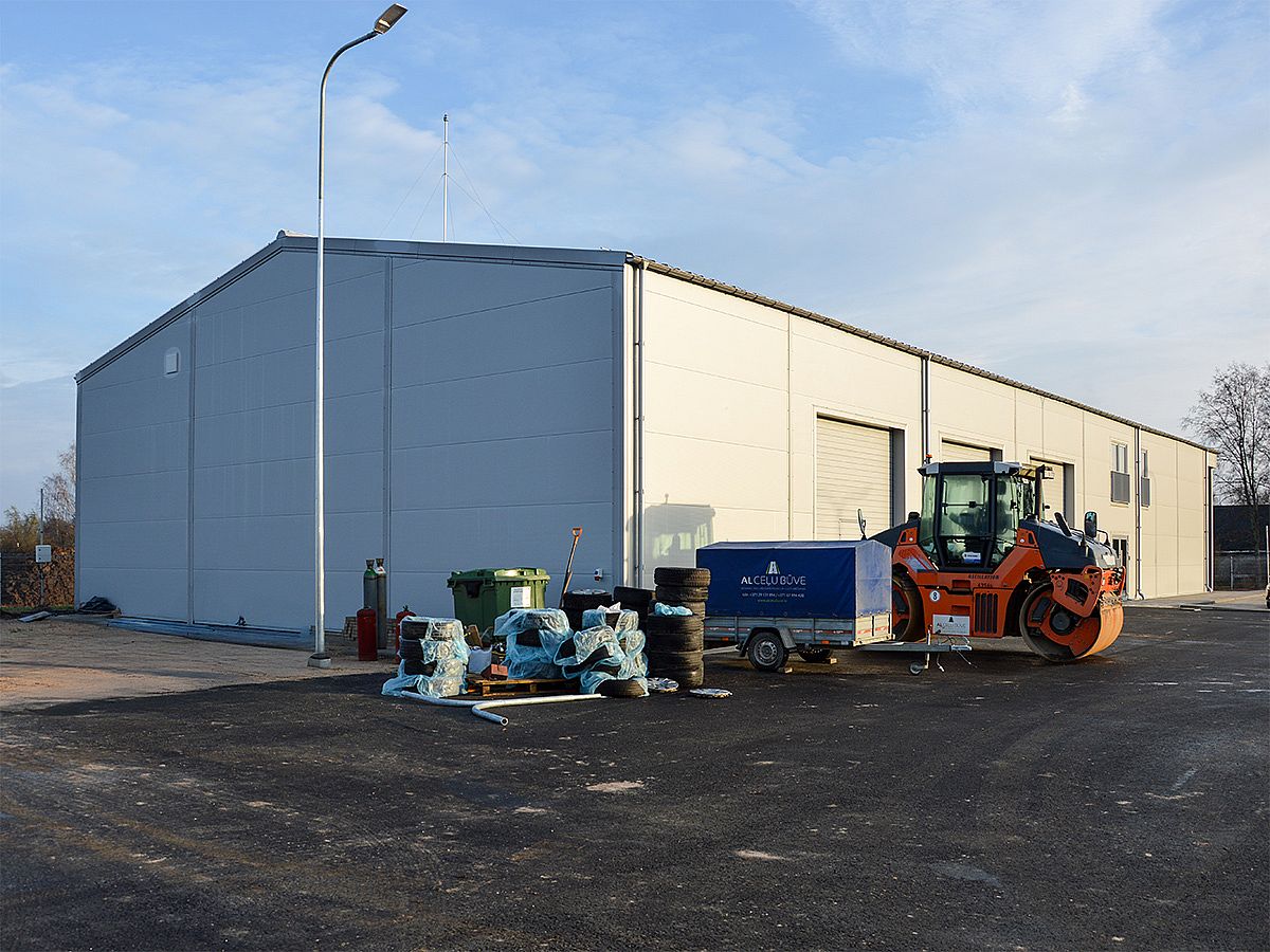 Kravas mašīnu serviss ar ofisu - Riga